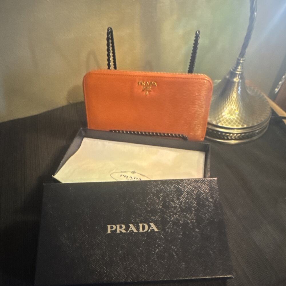 PRADA Soffiano Leather Zippy Wallet Papaya All Inclusive -box, Authenticity Card - Picture 1 of 14